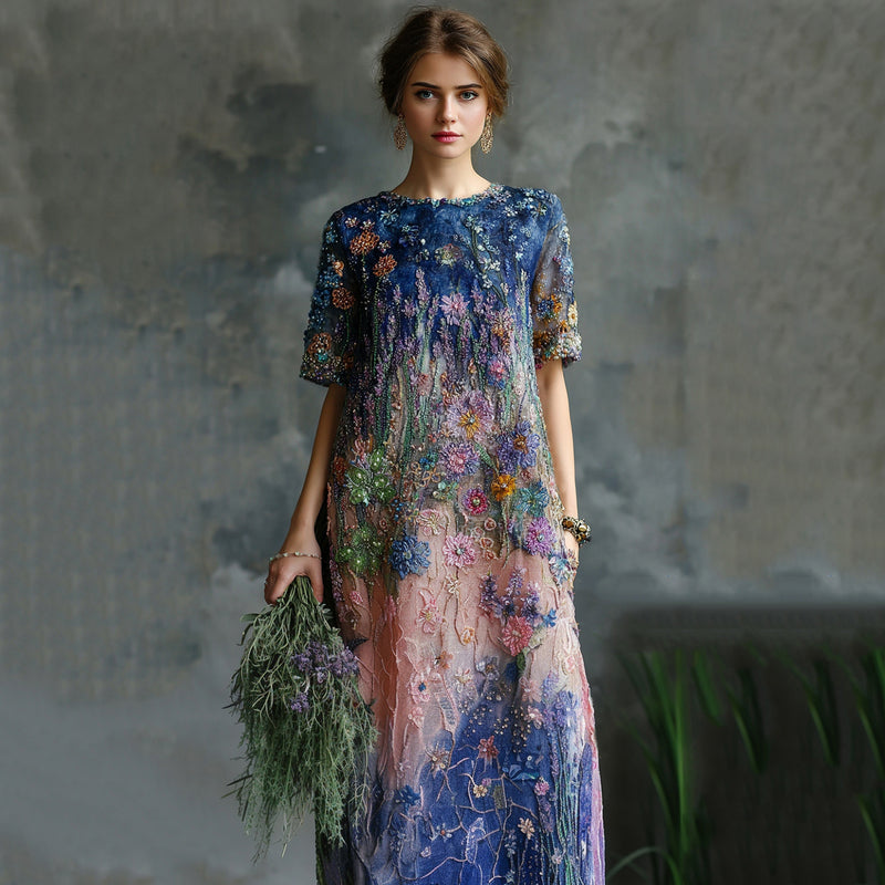 Vestito dal design curato