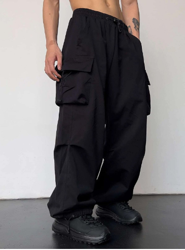 Pantaloni dal design classico