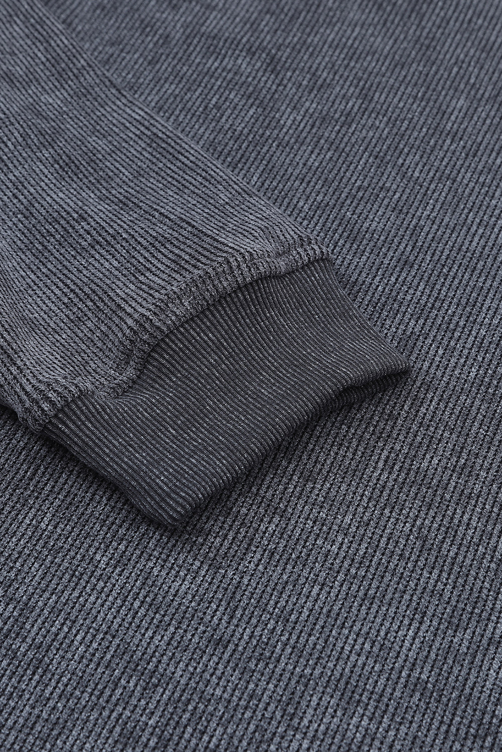 Maglione dal design curato