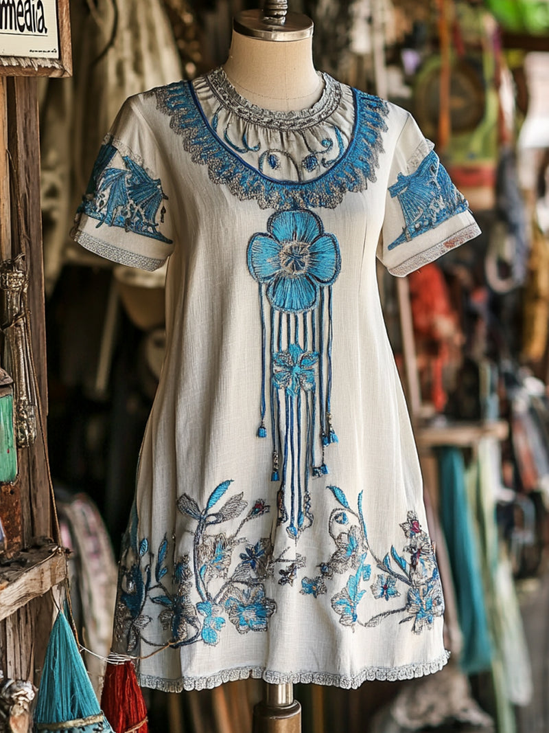 Vestito dal design curato