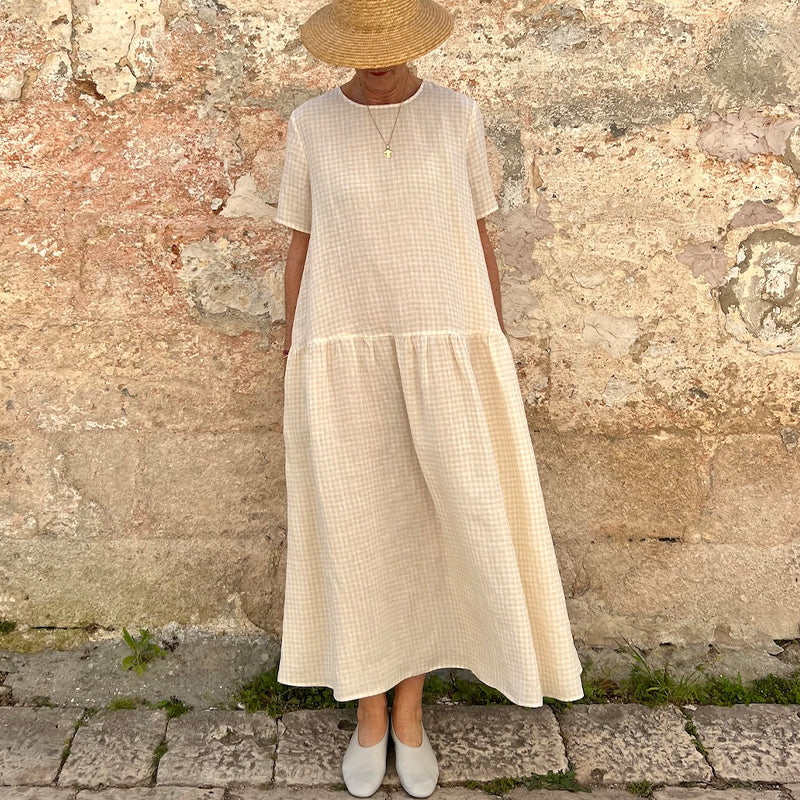 Vestito dal design curato