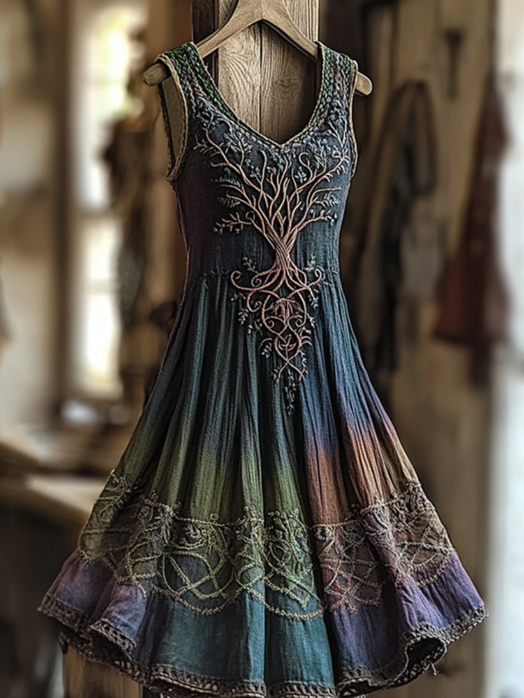 Vestito dal design curato