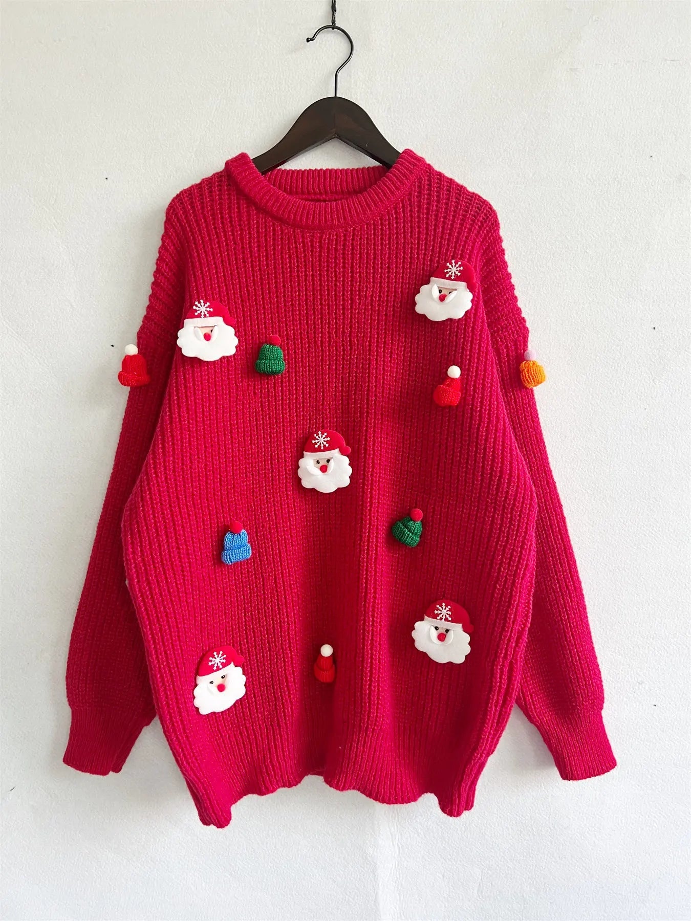 Gabriela® | Warm jacquard knitted sweater with a crew neck and crocheted Christmas characters for women