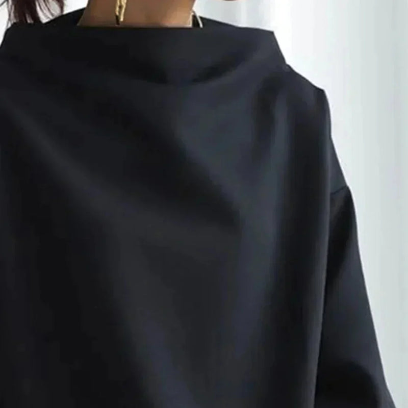 LP | Maglia nera con scollo rotondo oversize