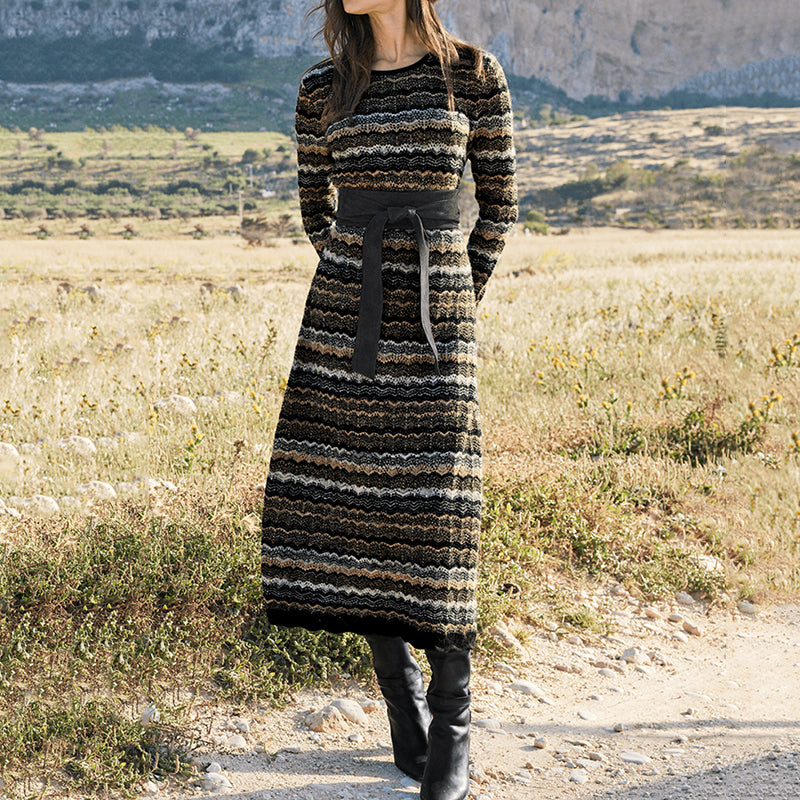 Vestito dal design curato