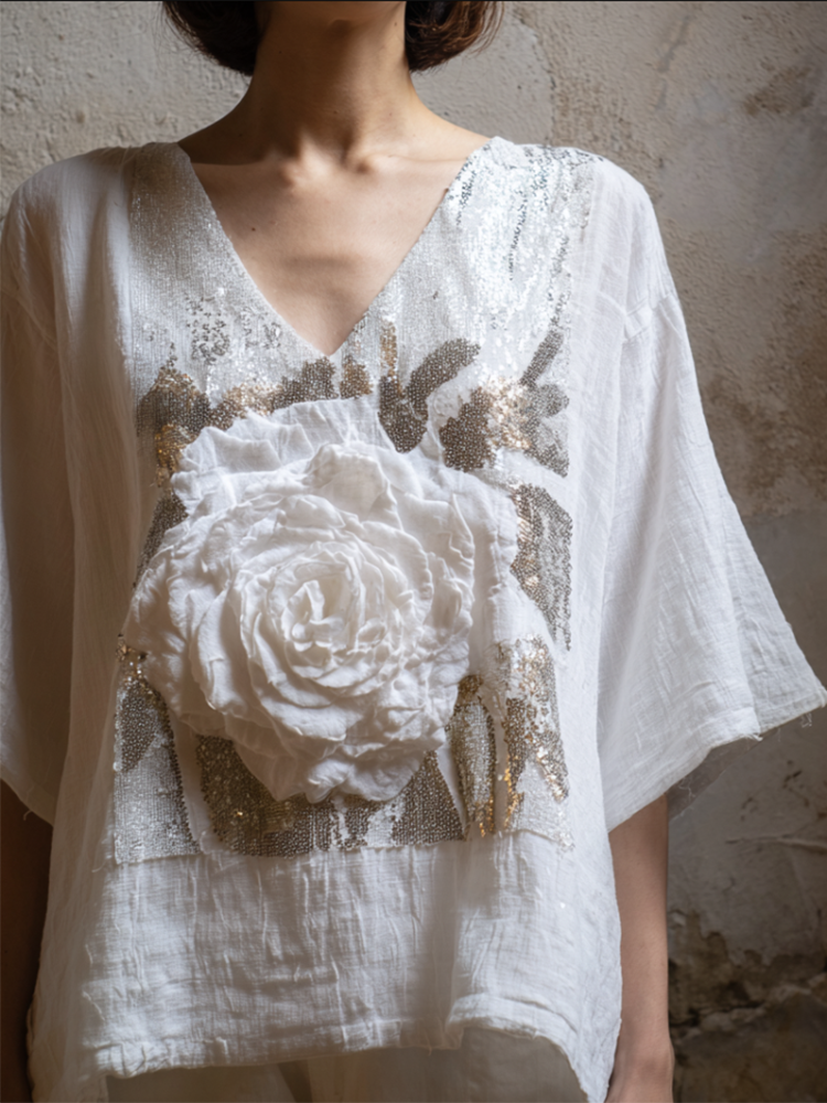 Bohemian Style Woman's V-neck White Rose Short-sleeved Shirt artswardrobe