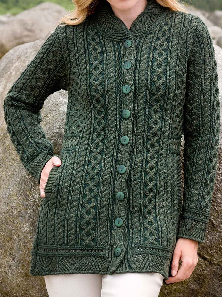 Cardigan dal design curato