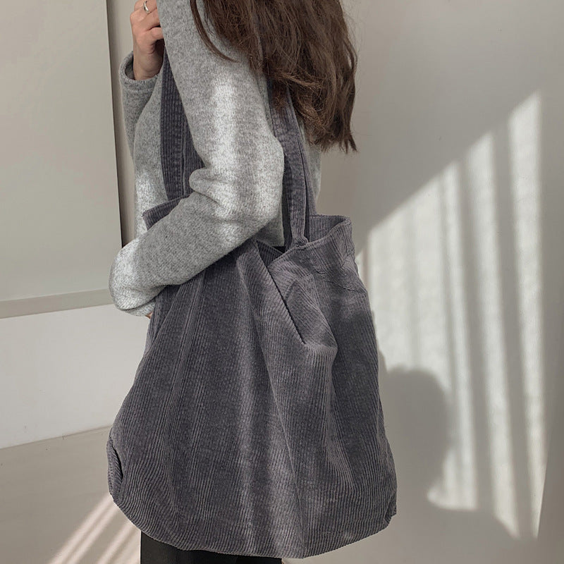 Borsa dal design curato