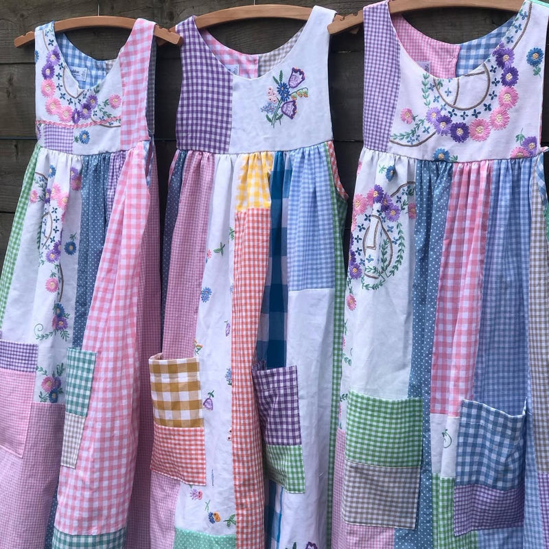 Vestito dal design curato