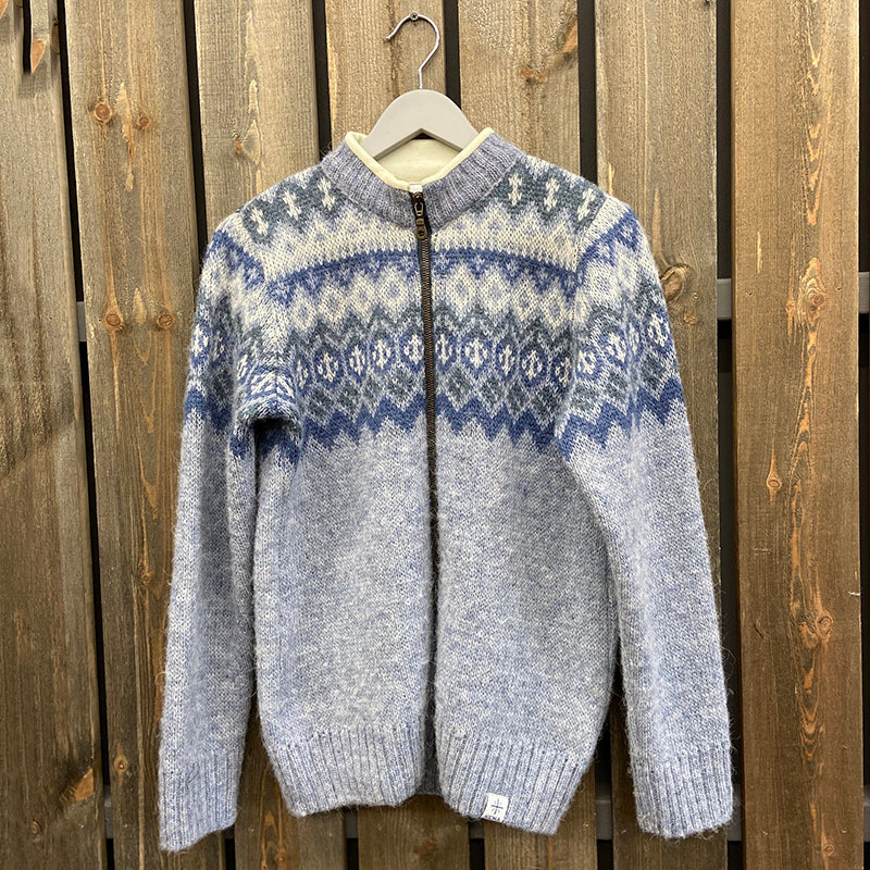 Cardigan dal design classico