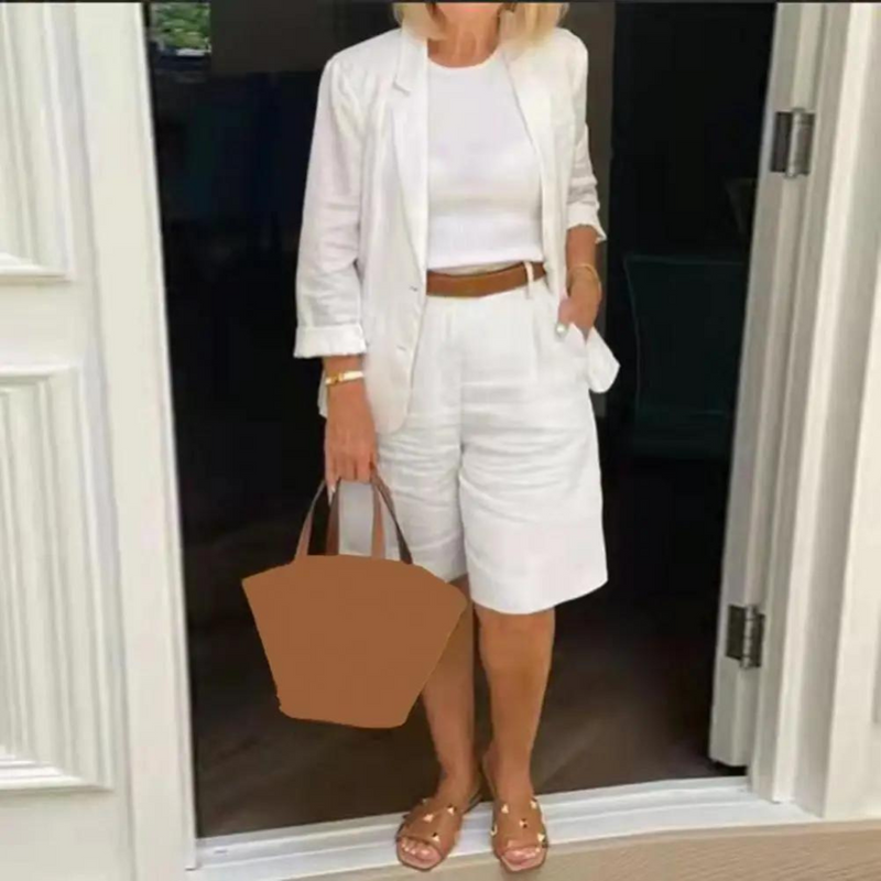 Set lussuoso giacca e shorts da donna