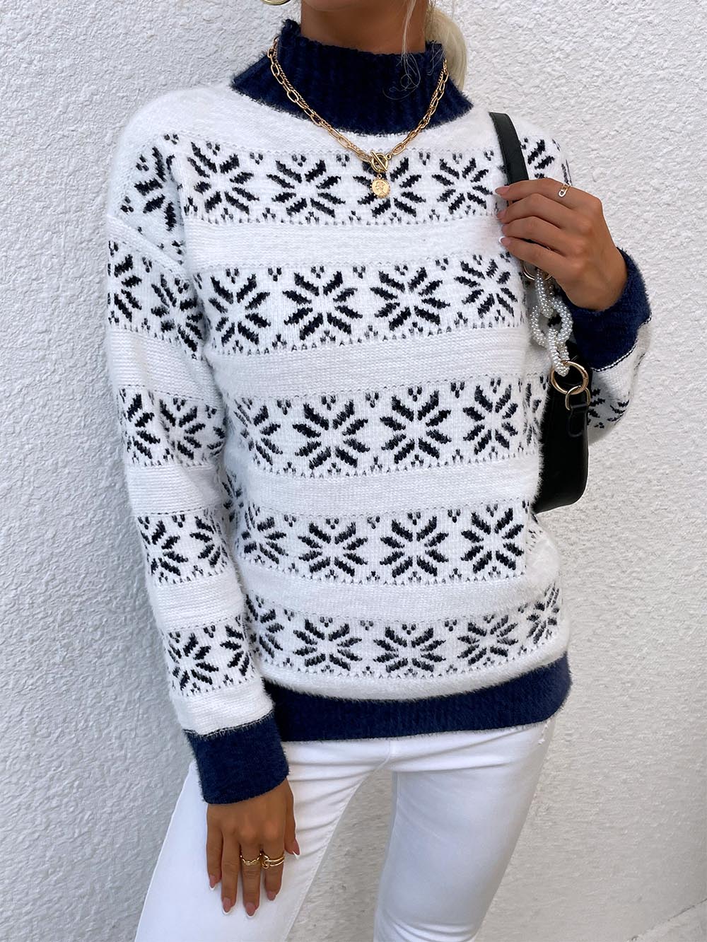 Maglione dal design curato