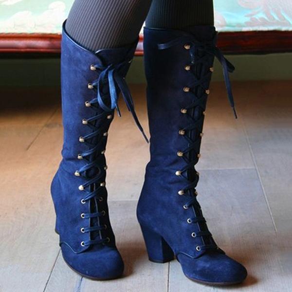 Stivali di supporto eleganti e ricchi di dettagli