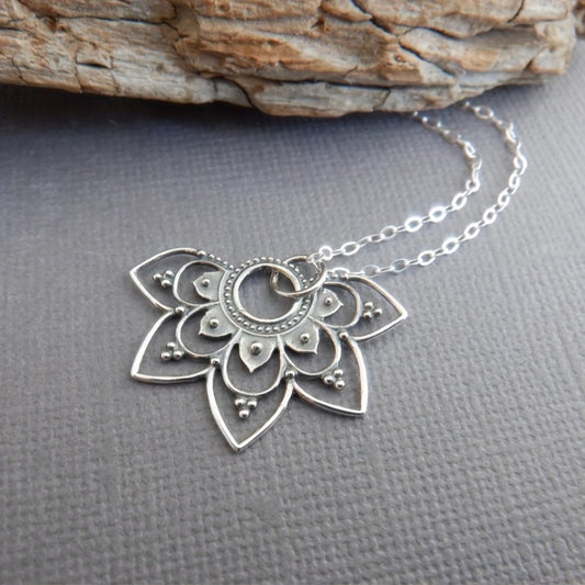 Collana stupendo per uso quotidiano