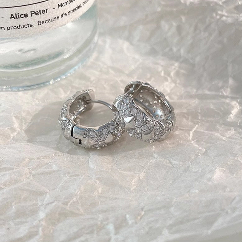 Orecchino affascinante per ogni occasione