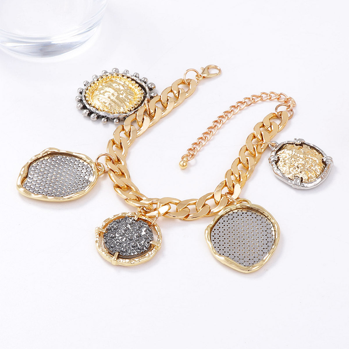 Gioiello classico dal fascino senza tempo