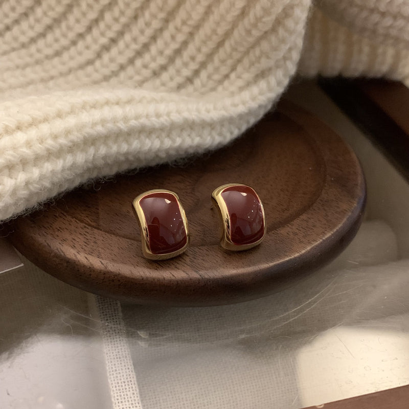 Orecchino artigianale delicato