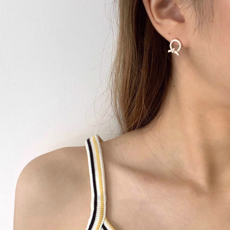 Orecchino stupendo per uso quotidiano