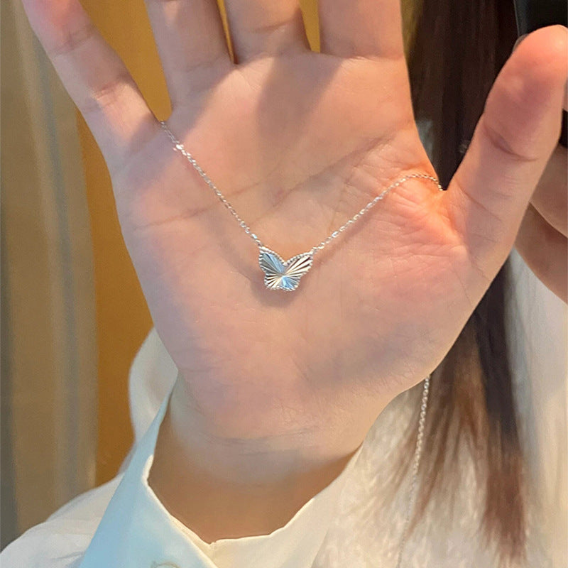 Gioiello artigianale delicato