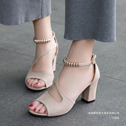 Sandali Ortopediche Aggraziate dal Look Moderno
