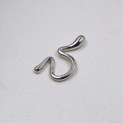 Oro Orecchino bellissimo con stile unico