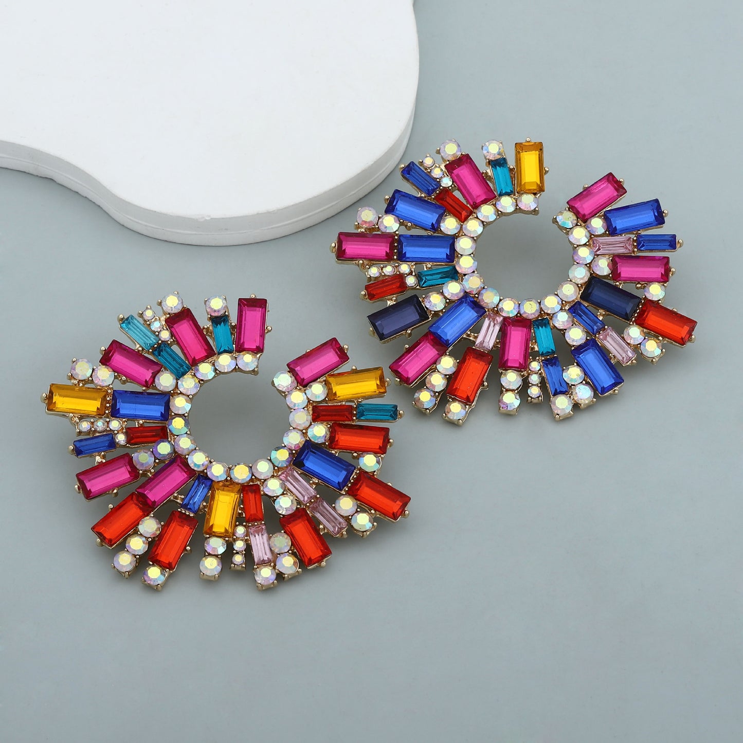 Orecchino bellissimo con stile unico