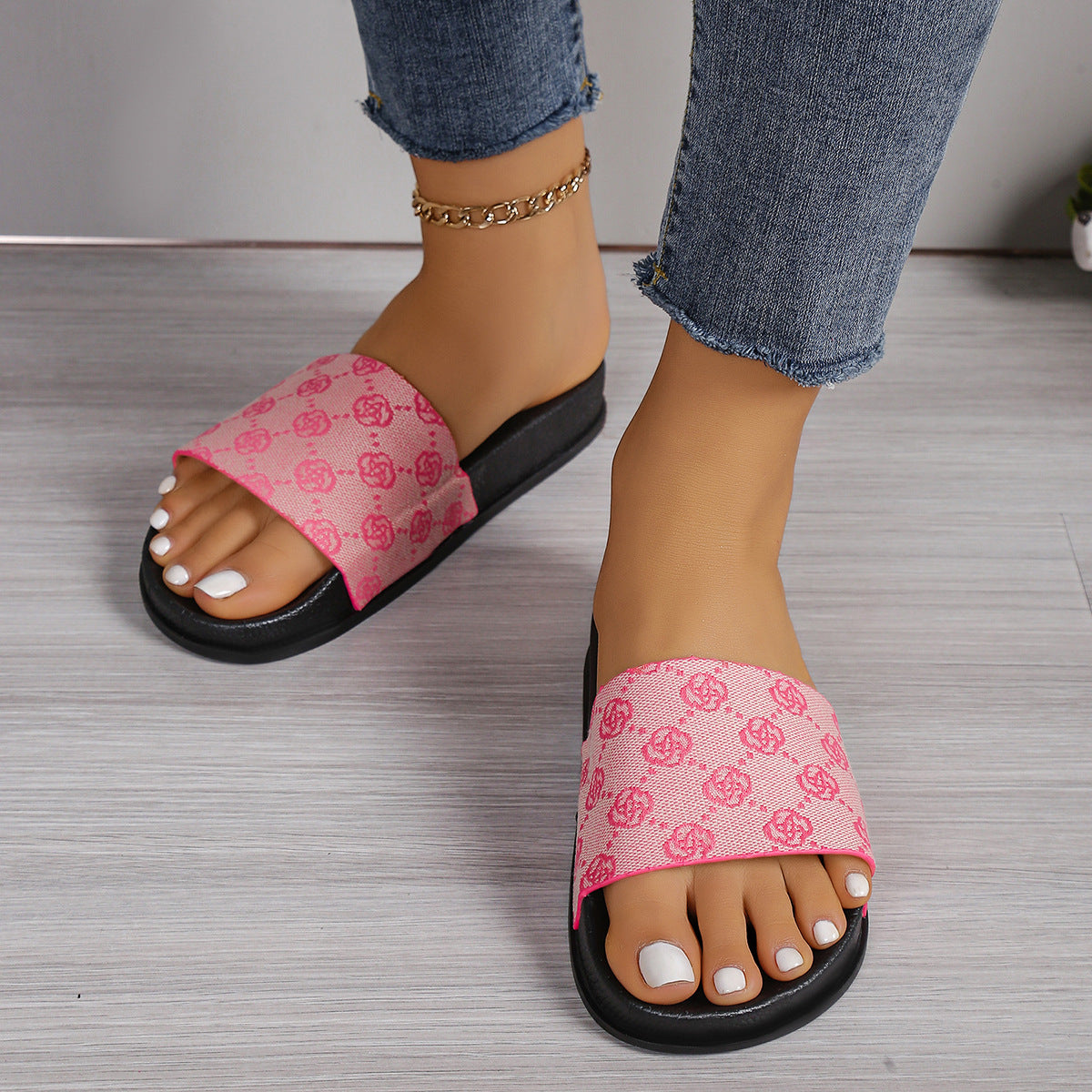 Sandali Ortopediche Aggraziate dal Look Moderno