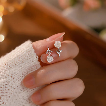 Orecchino artigianale delicato