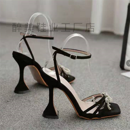 Sandali Ortopediche Aggraziate dal Look Moderno