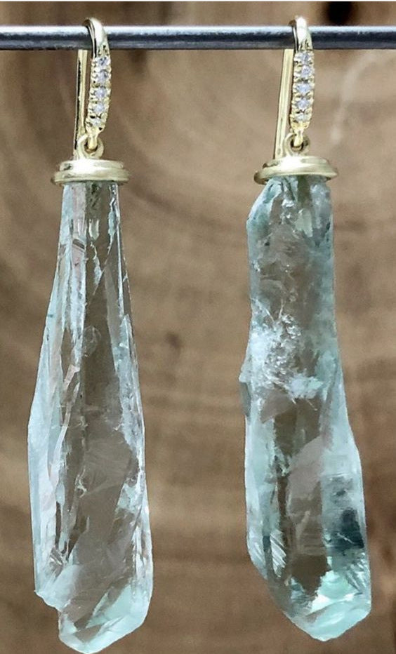 Oro Orecchino artigianale delicato