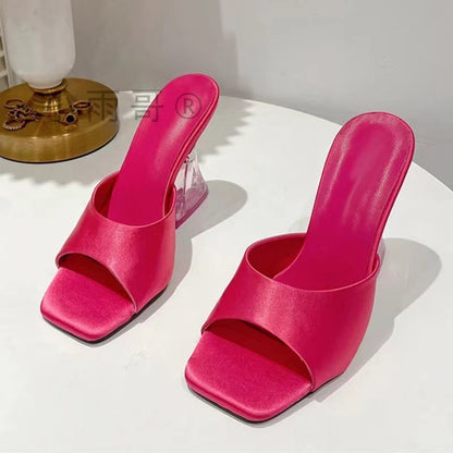 Sandali Ortopediche Aggraziate dal Look Moderno