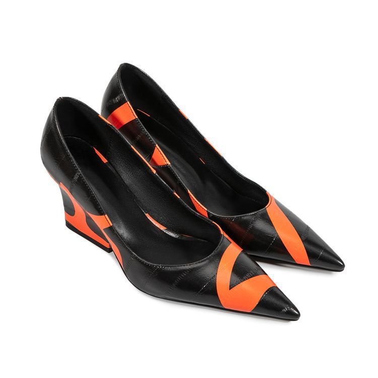 Scarpe Ortopediche Aggraziate dal Look Moderno