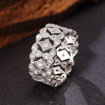 Anello affascinante per ogni occasione