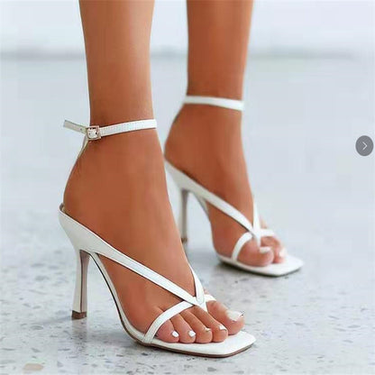 Sandali Ortopediche Aggraziate dal Look Moderno