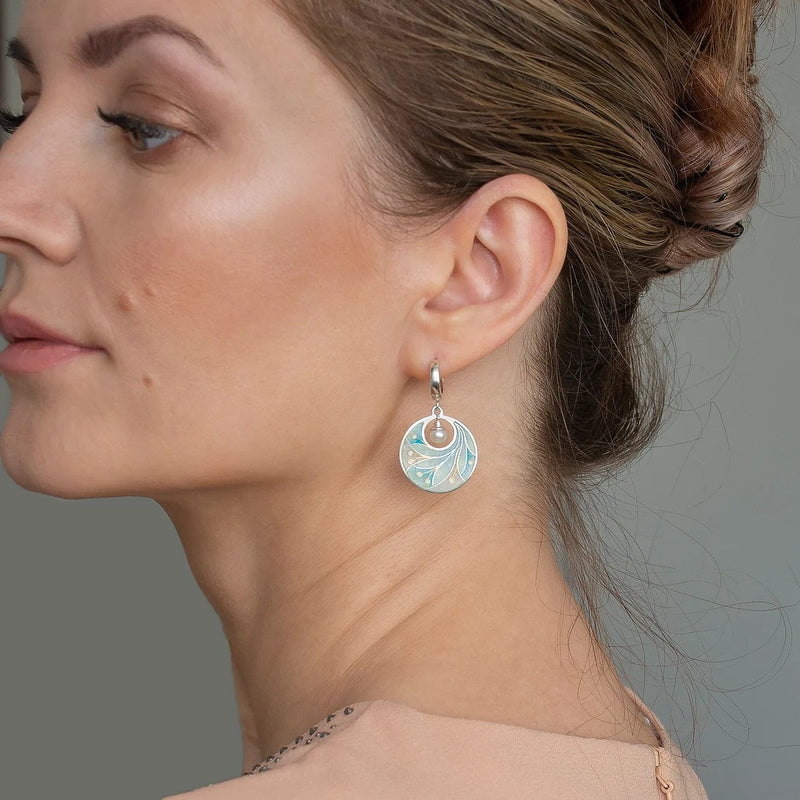 Perla Orecchino classico dal fascino senza tempo