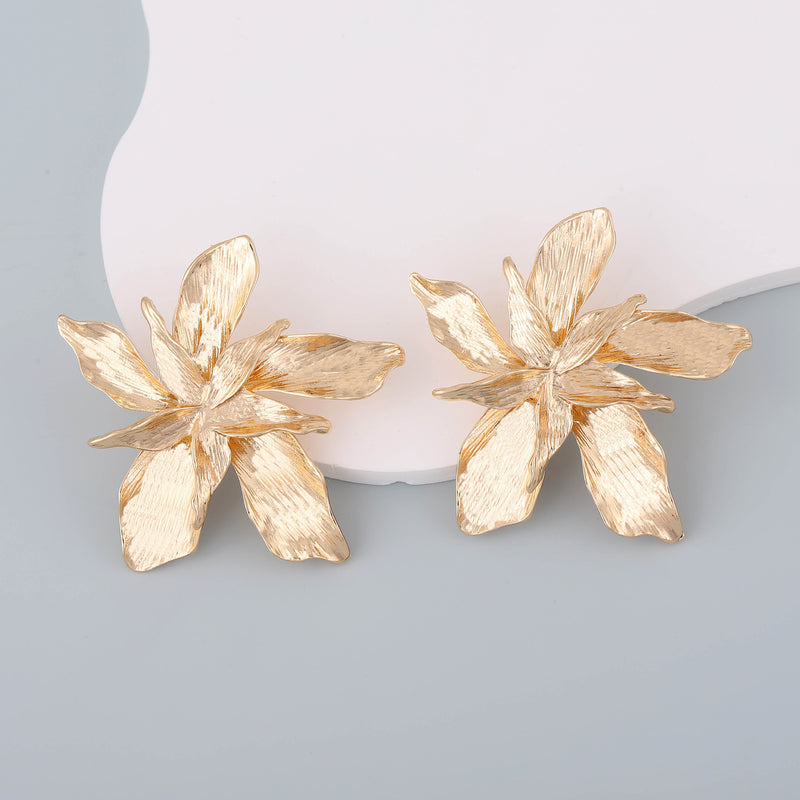 Orecchino artigianale delicato