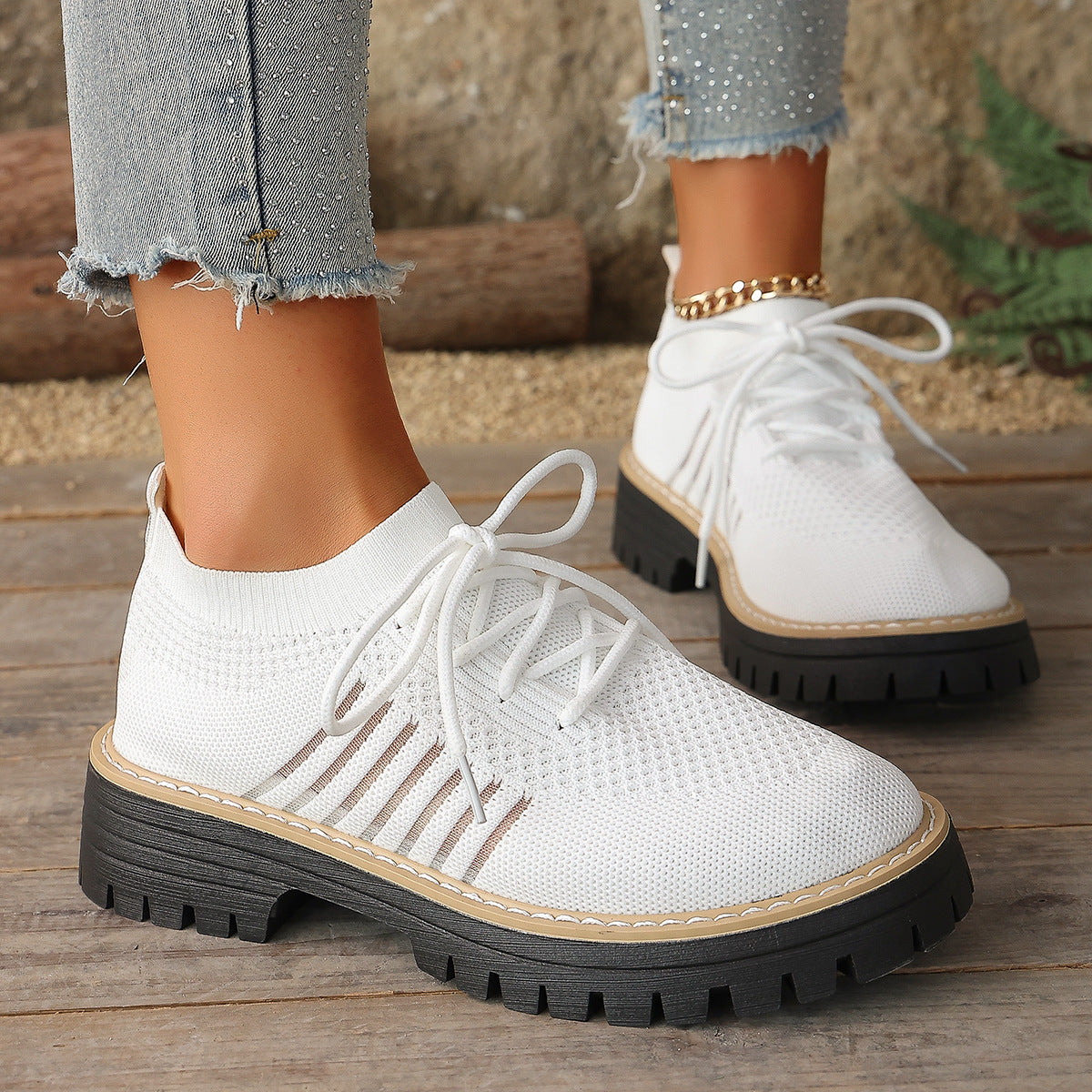 Scarpe Ortopediche Aggraziate dal Look Moderno