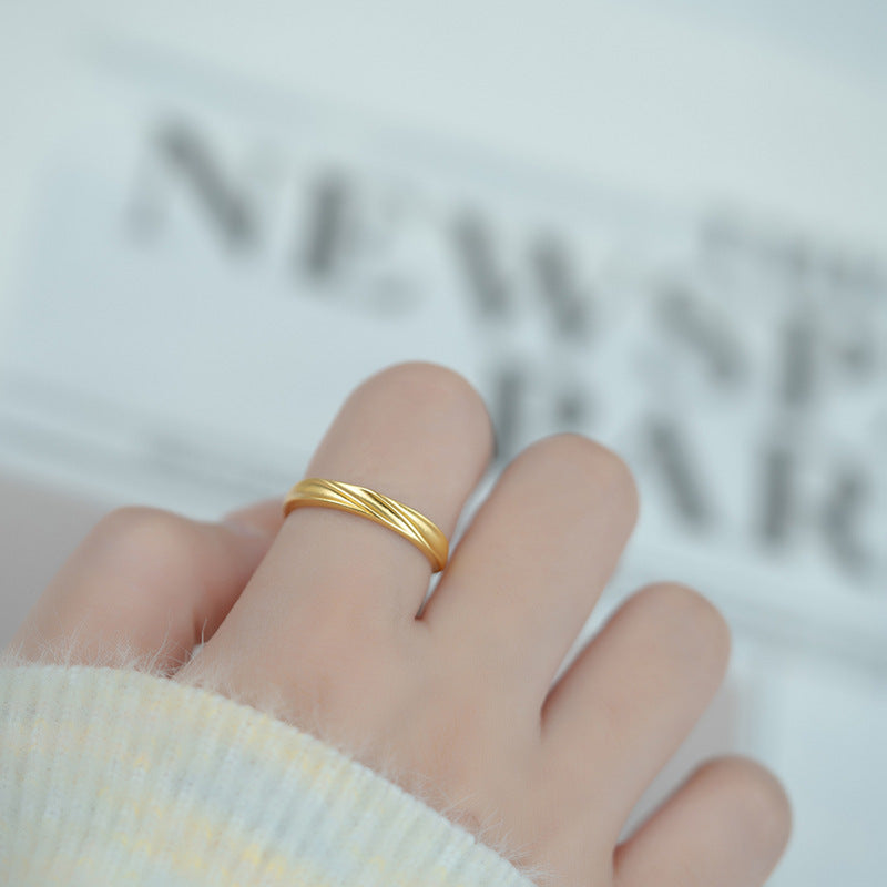 Anello bellissimo con stile unico