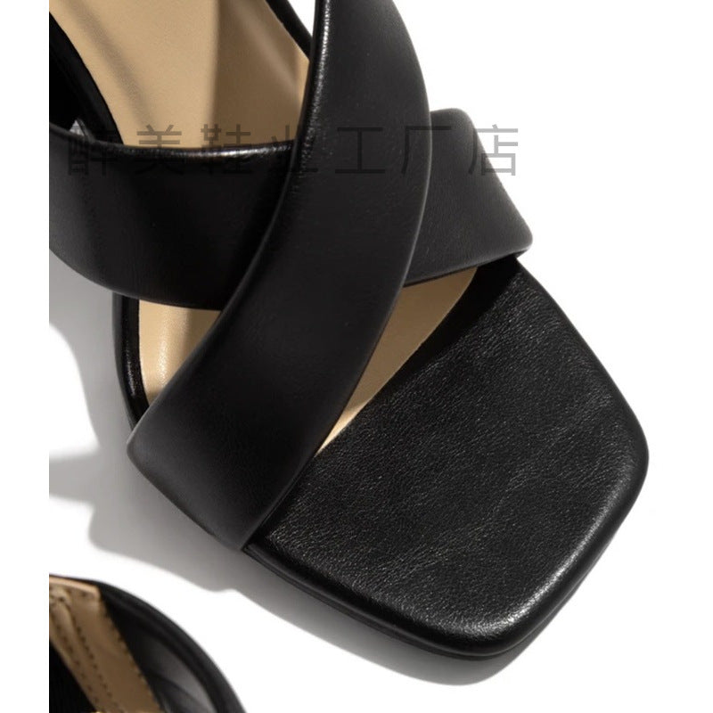 Sandali Ortopediche Aggraziate dal Look Moderno