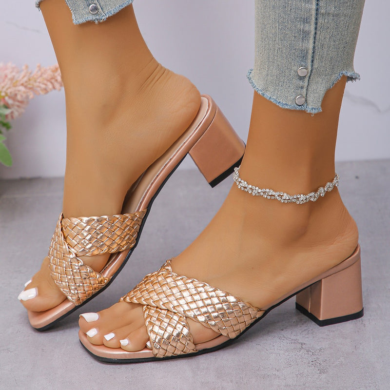 Sandali Ortopediche Aggraziate dal Look Moderno