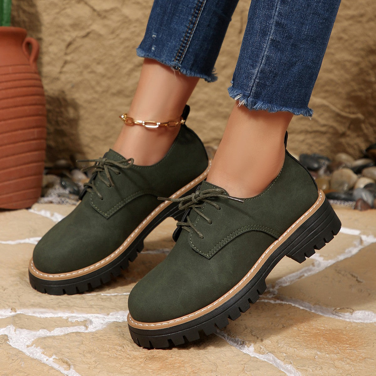 Scarpe Ortopediche Aggraziate dal Look Moderno