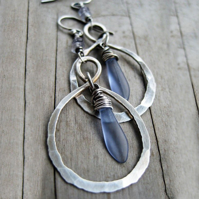 Orecchino artigianale delicato