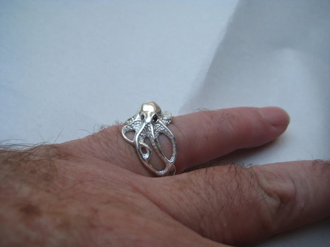 Anello bellissimo con stile unico