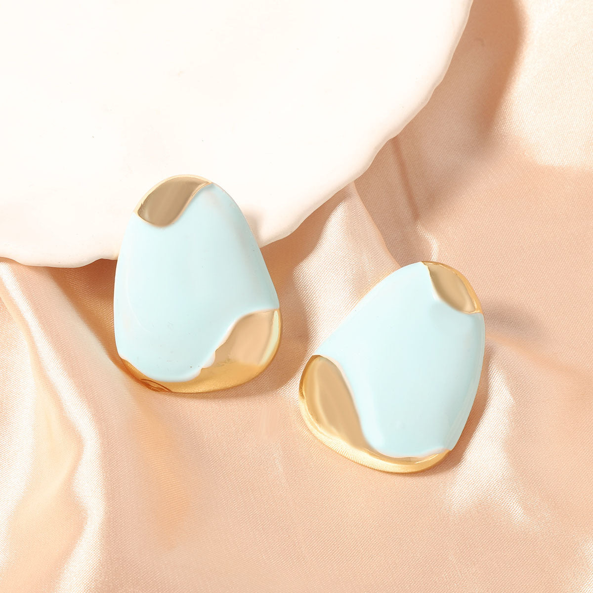 Orecchino romantico per momenti speciali