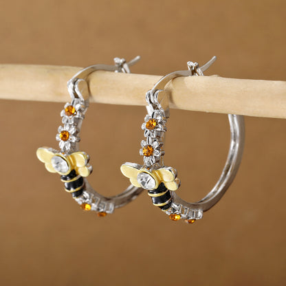 Orecchino artigianale delicato