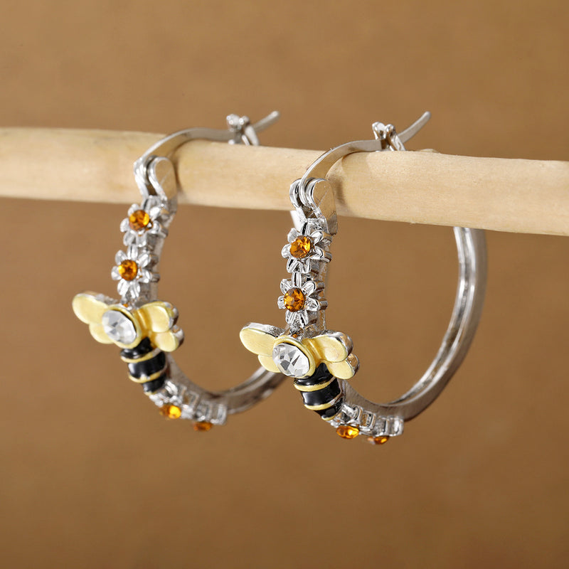 Orecchino artigianale delicato