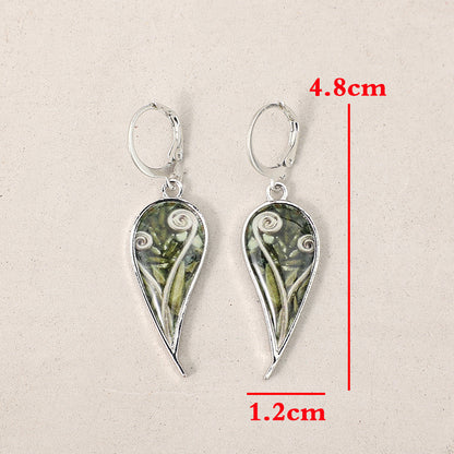 Orecchino artigianale delicato