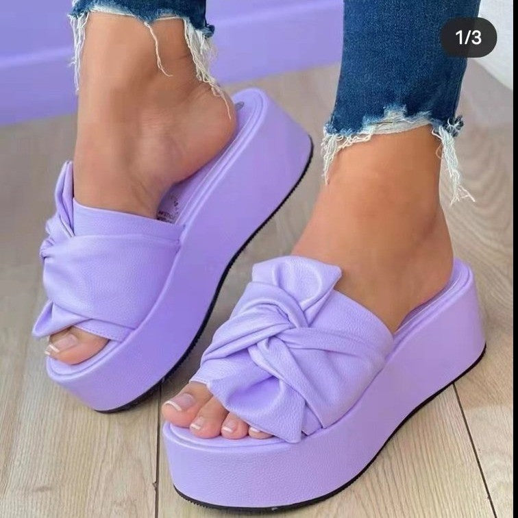 Sandali Ortopediche Aggraziate dal Look Moderno