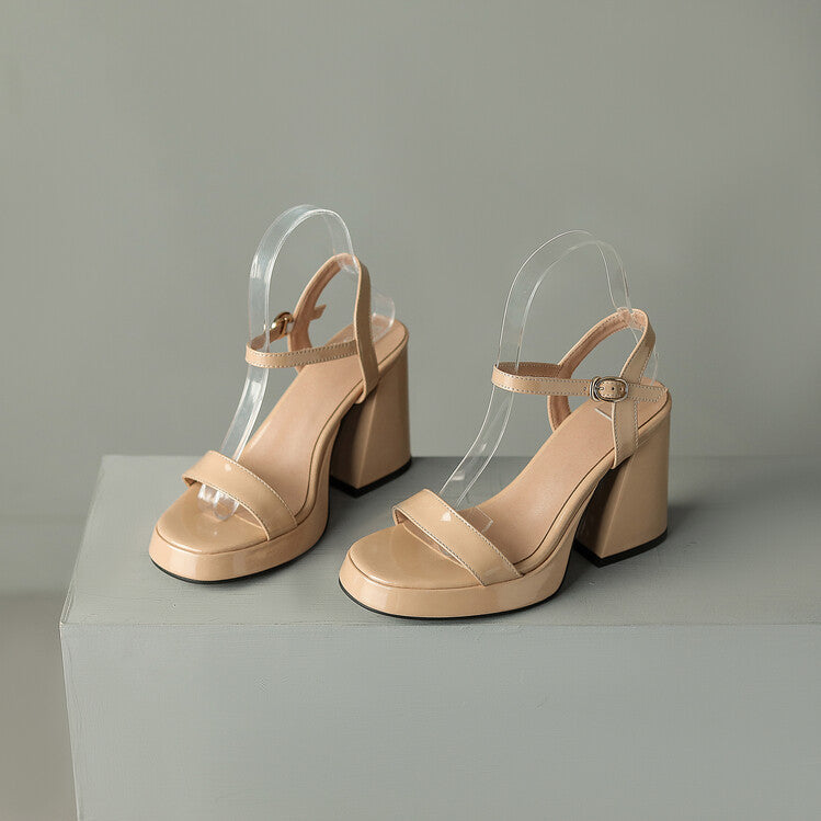 Sandali Ortopediche Aggraziate dal Look Moderno