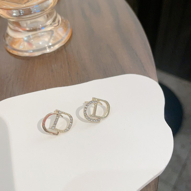 Orecchino elegante per ogni occasione